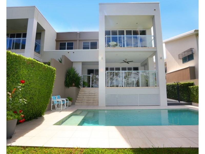 6026A Vista Drive, Benowa QLD 4217