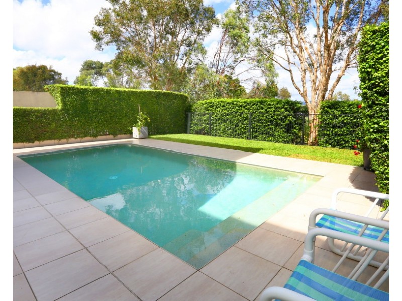 6026A Vista Drive, Benowa QLD 4217