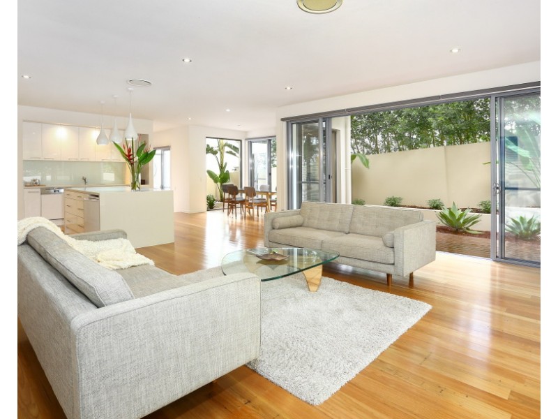 2/5016 Riverwood Grove, Benowa QLD 4217