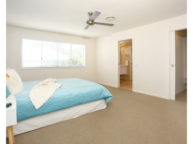 2/5016 Riverwood Grove, Benowa QLD 4217