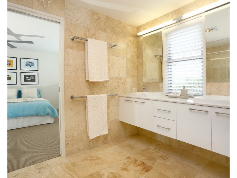 2/5016 Riverwood Grove, Benowa QLD 4217