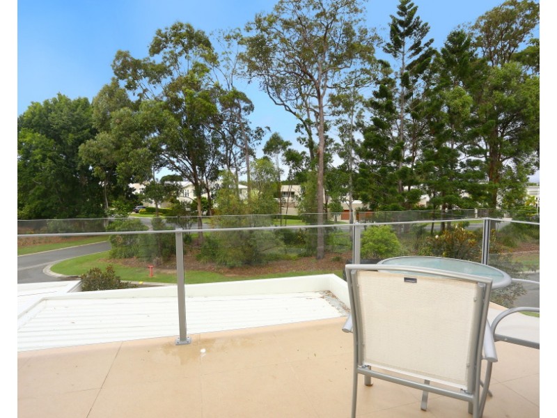 2/5016 Riverwood Grove, Benowa QLD 4217