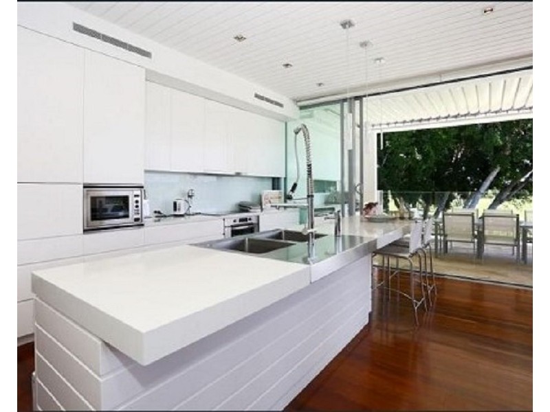 2003 THE BOULEVARDE, Benowa QLD 4217