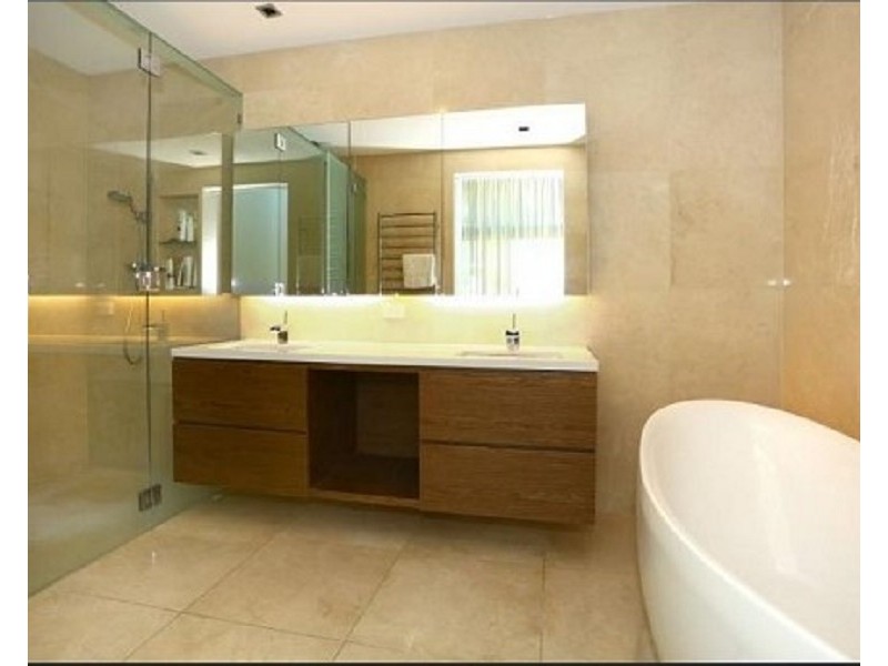 2003 THE BOULEVARDE, Benowa QLD 4217