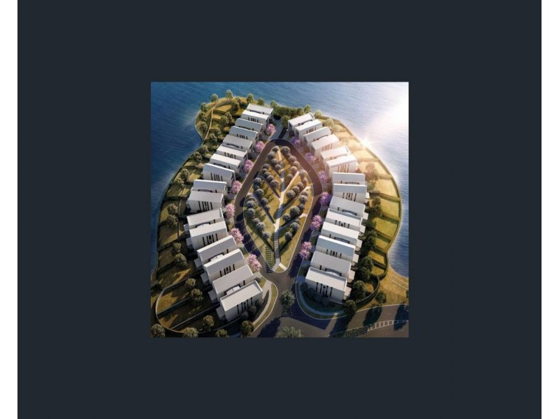 8 Concourse Drive, Mermaid Waters QLD 4218