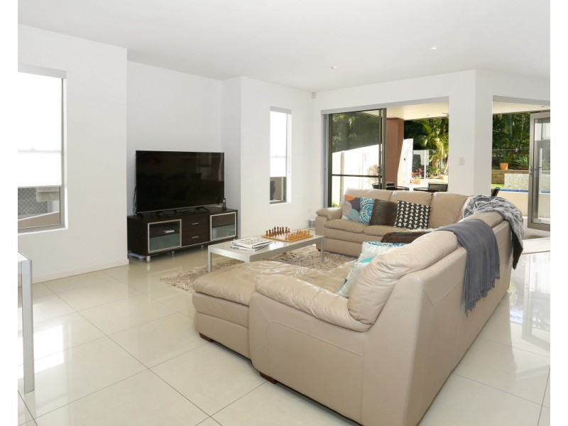 5012A Riverwood Grove, Benowa QLD 4217