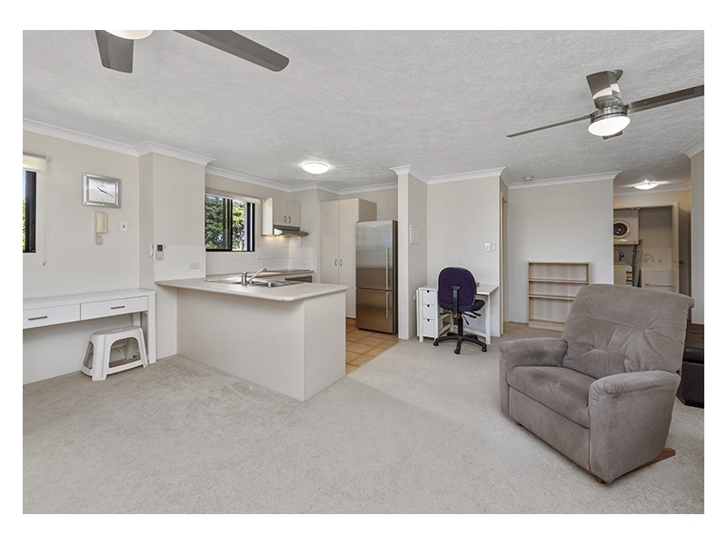 18/16 Waverley Street, Southport QLD 4215