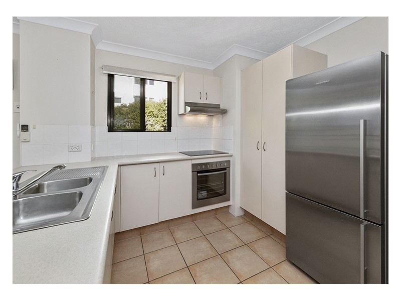 18/16 Waverley Street, Southport QLD 4215