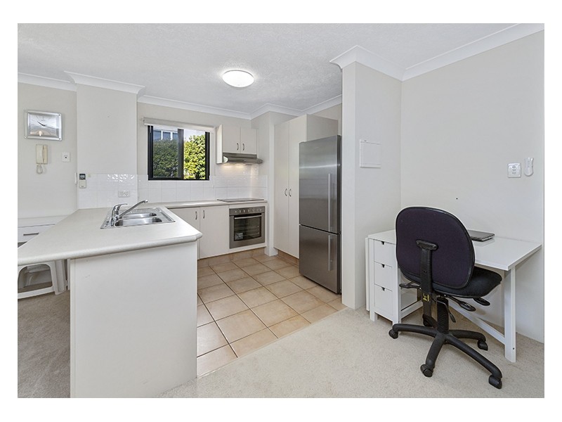 18/16 Waverley Street, Southport QLD 4215