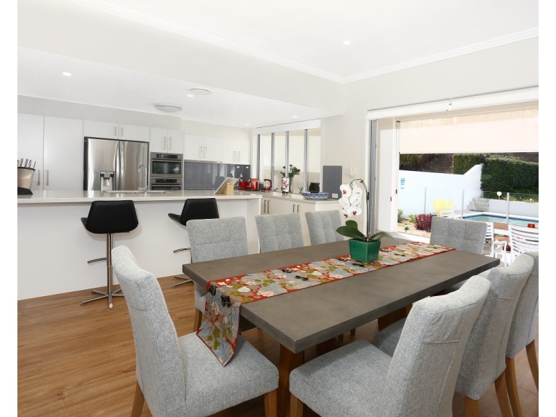 8011B Vista Drive, Benowa QLD 4217