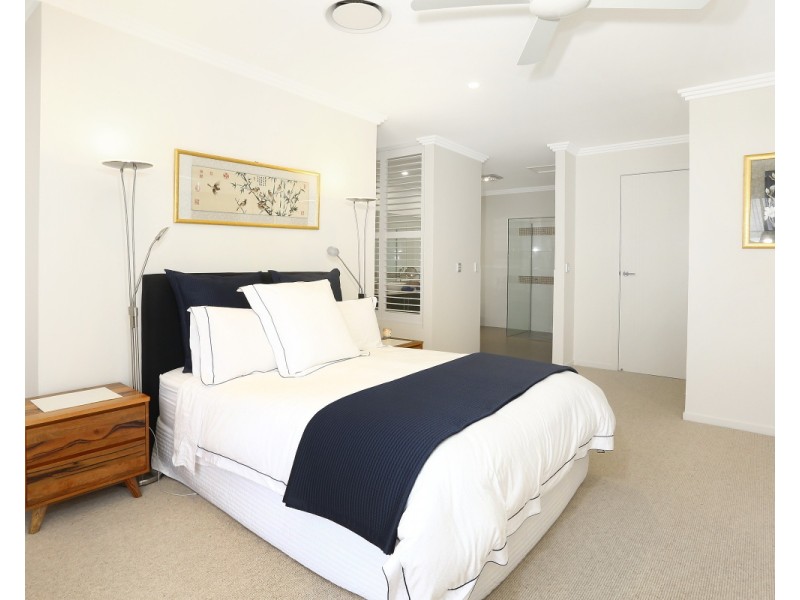 8011B Vista Drive, Benowa QLD 4217