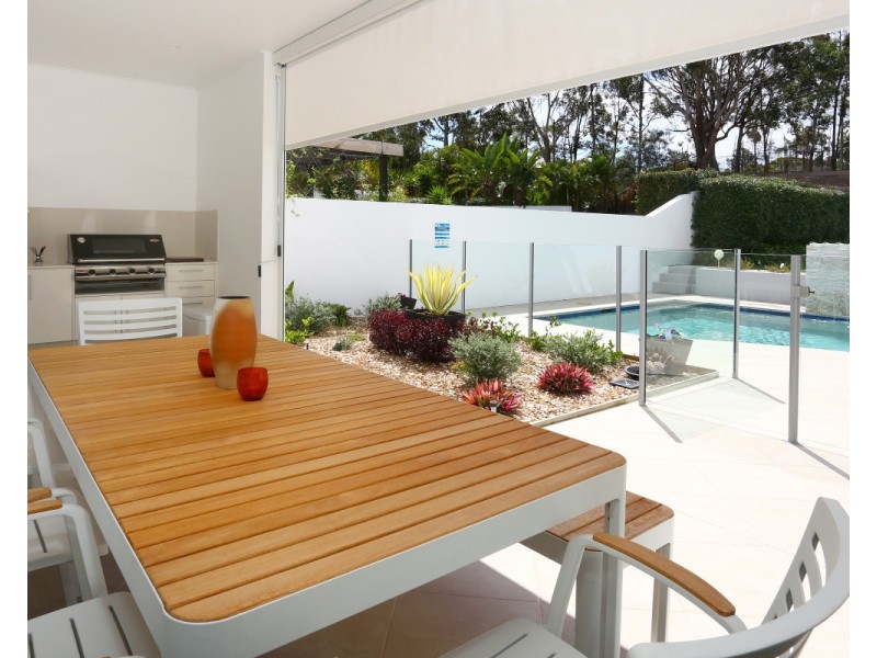 8011B Vista Drive, Benowa QLD 4217