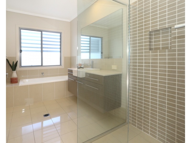 4026B The Boulevarde, Benowa QLD 4217