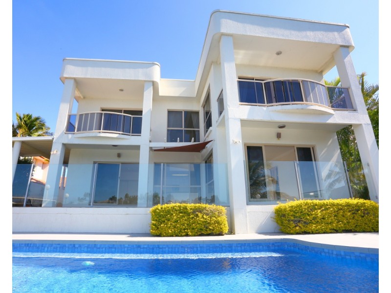 24 San Simeon Drive, Clear Island Waters QLD 4226