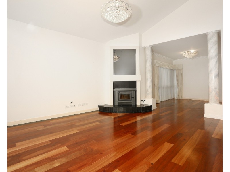 24 San Simeon Drive, Clear Island Waters QLD 4226