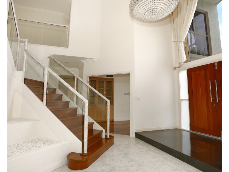 24 San Simeon Drive, Clear Island Waters QLD 4226