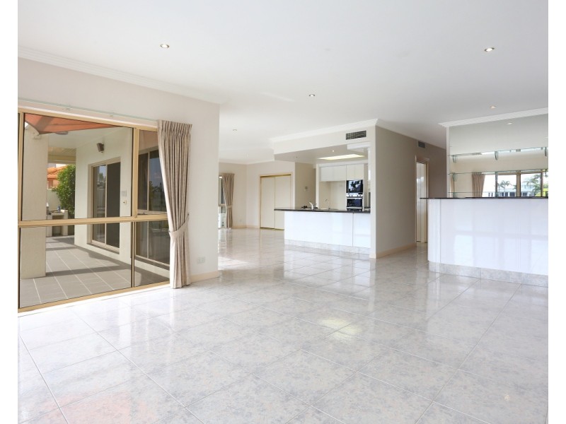 24 San Simeon Drive, Clear Island Waters QLD 4226