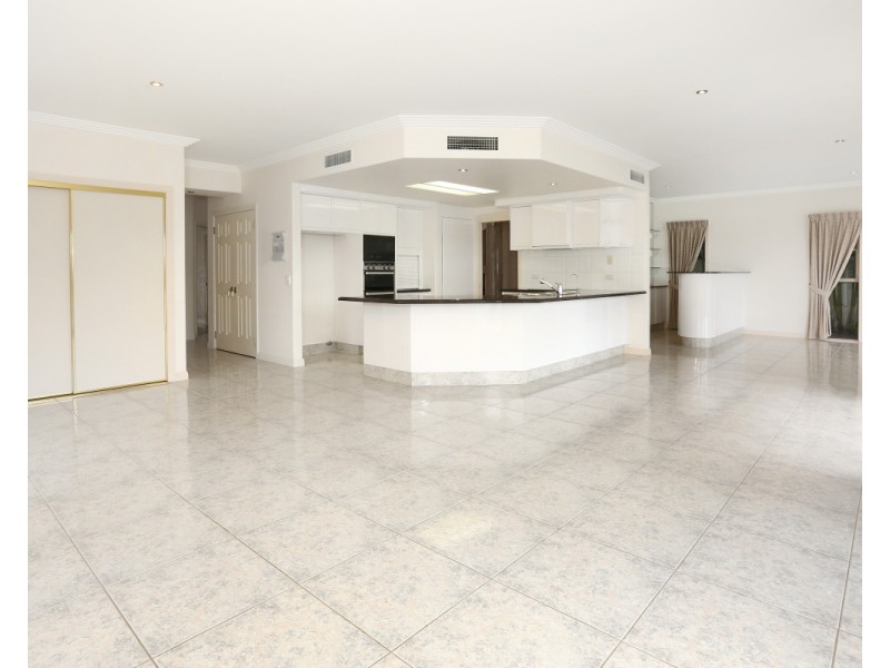 24 San Simeon Drive, Clear Island Waters QLD 4226