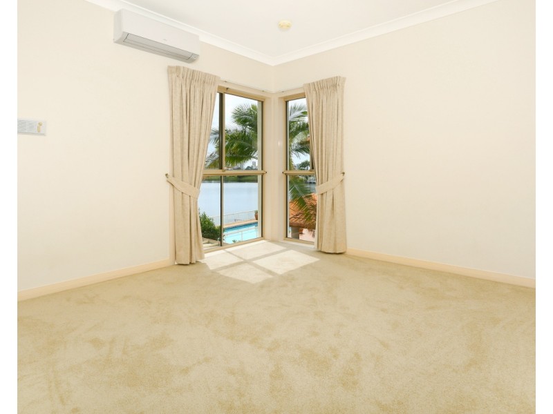 24 San Simeon Drive, Clear Island Waters QLD 4226