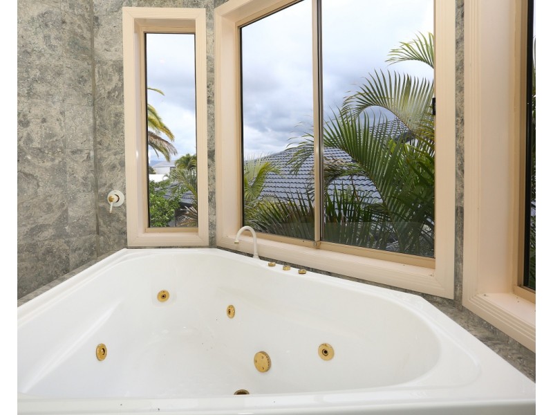 24 San Simeon Drive, Clear Island Waters QLD 4226