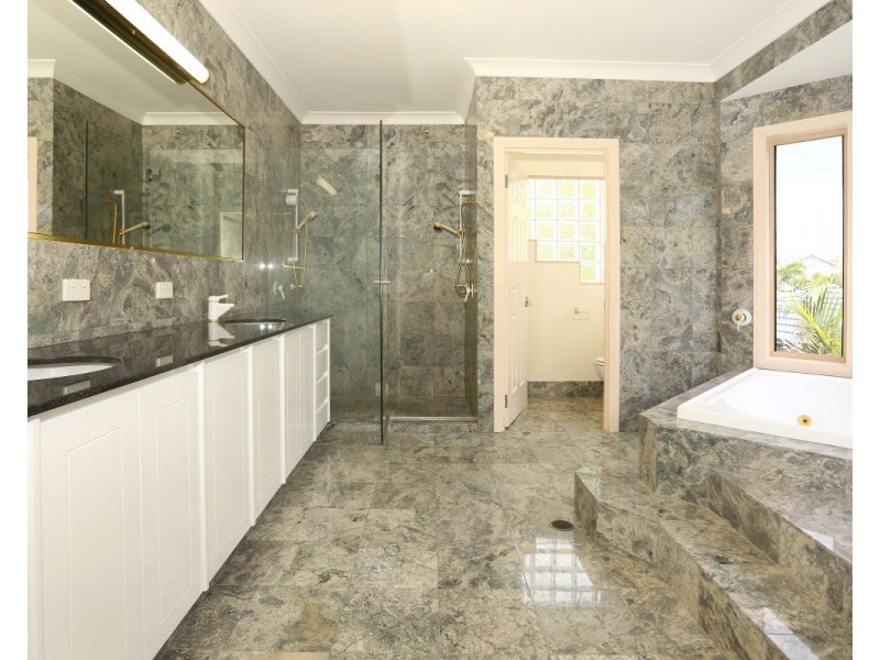 24 San Simeon Drive, Clear Island Waters QLD 4226