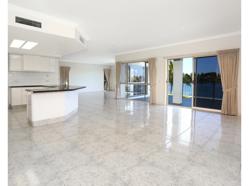24 San Simeon Drive, Clear Island Waters QLD 4226