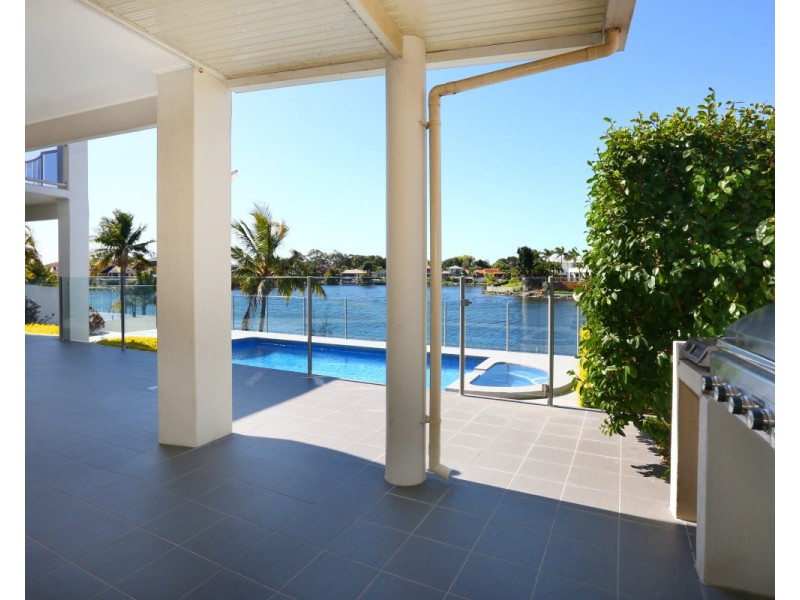 24 San Simeon Drive, Clear Island Waters QLD 4226
