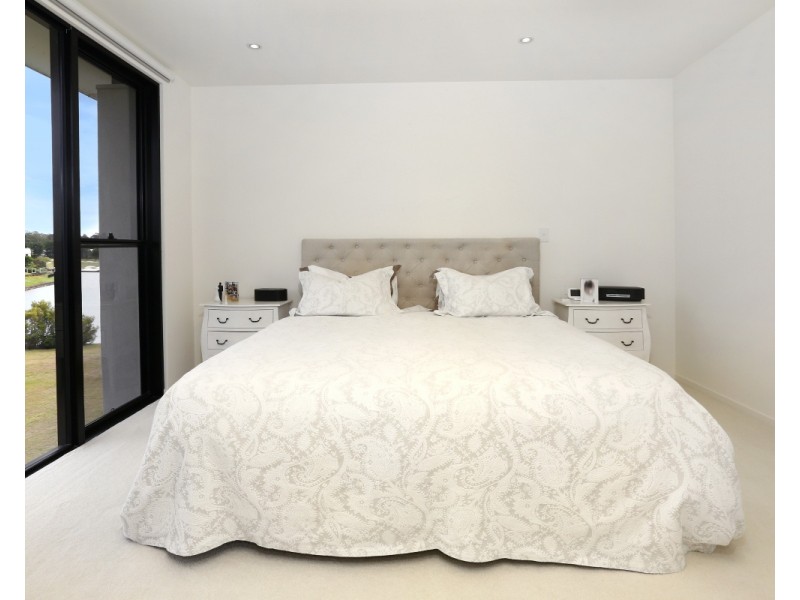 12A The Dress Circle, Benowa QLD 4217