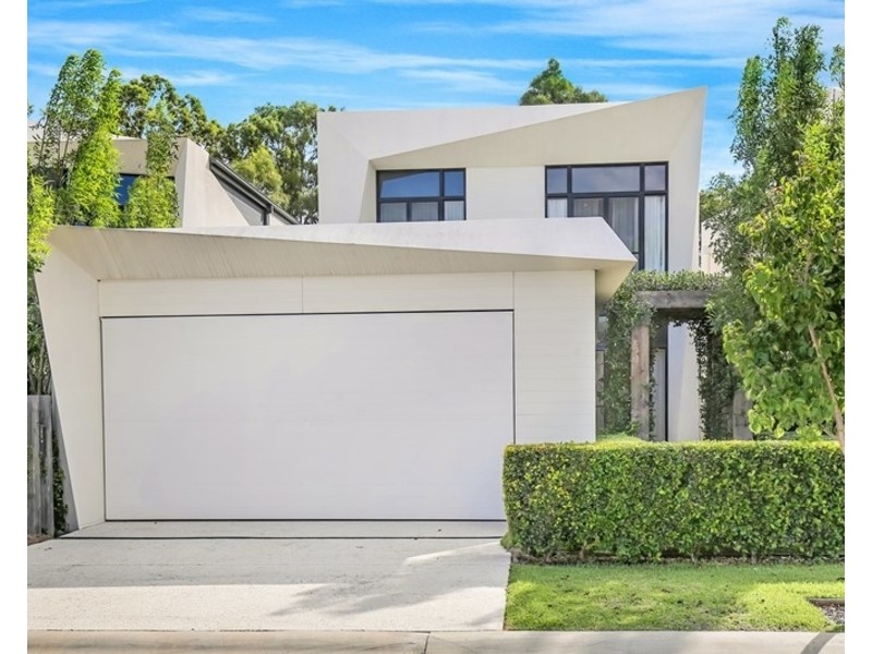 60  Theatre Drive, Benowa QLD 4217