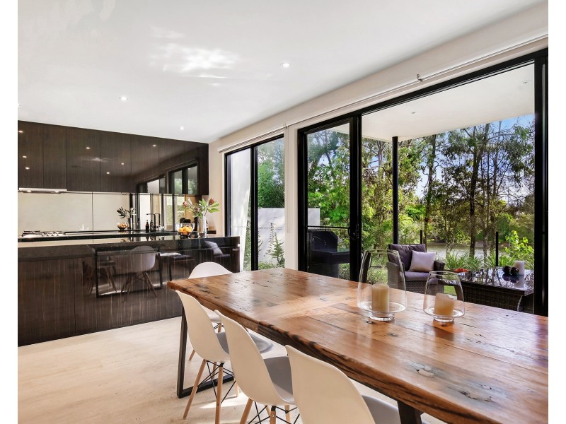 60  Theatre Drive, Benowa QLD 4217