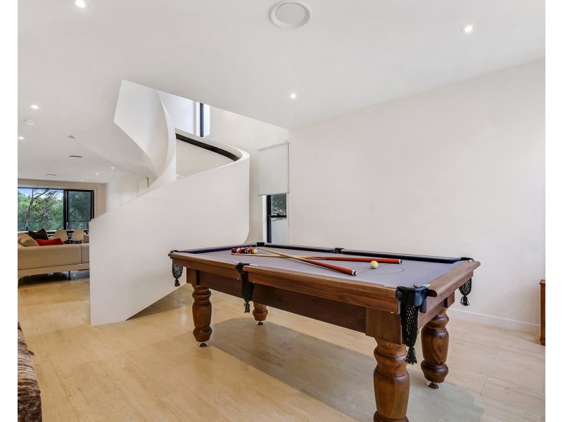 60  Theatre Drive, Benowa QLD 4217