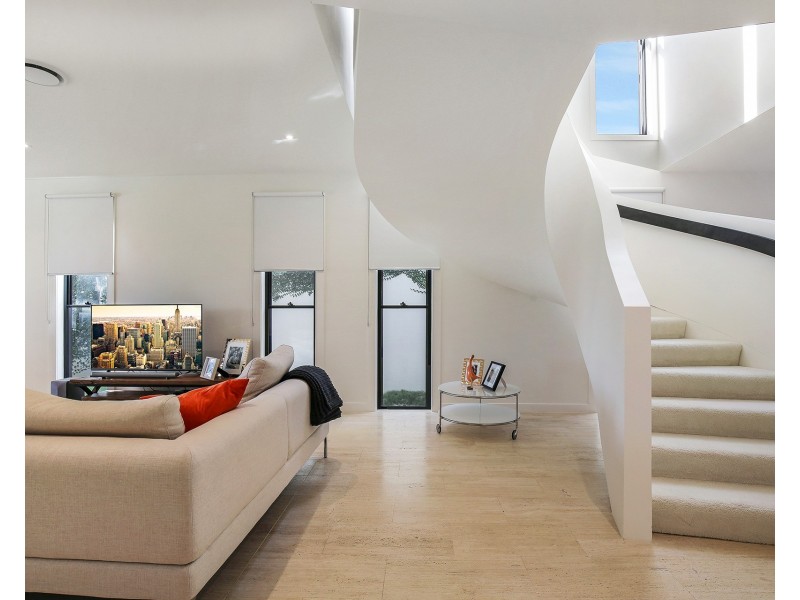 60  Theatre Drive, Benowa QLD 4217