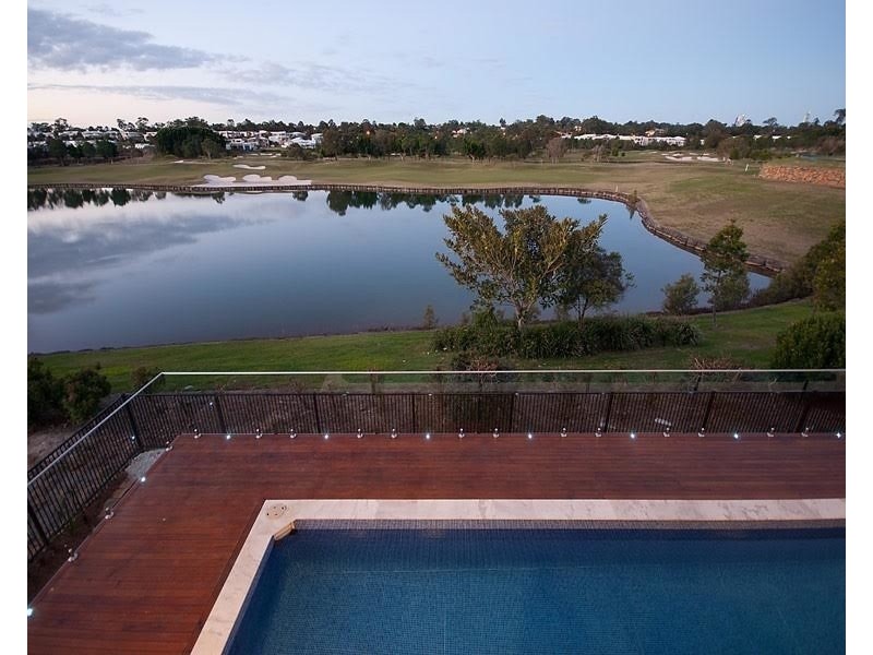 3023 The Boulevarde, Benowa QLD 4217