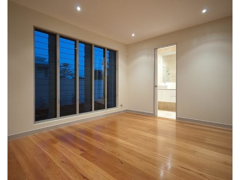 3023 The Boulevarde, Benowa QLD 4217