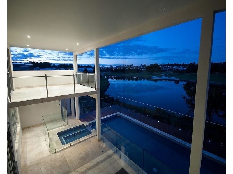 3023 The Boulevarde, Benowa QLD 4217