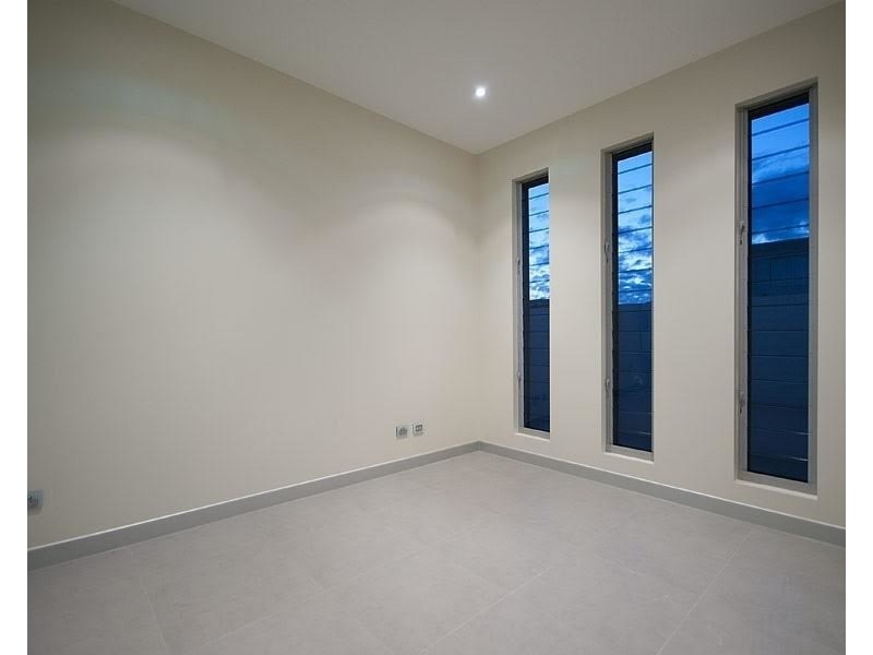 3023 The Boulevarde, Benowa QLD 4217