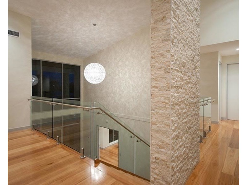3023 The Boulevarde, Benowa QLD 4217