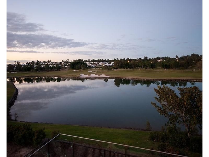3023 The Boulevarde, Benowa QLD 4217