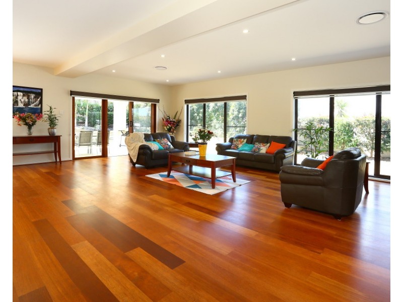 6012 The Boulevarde, Benowa QLD 4217