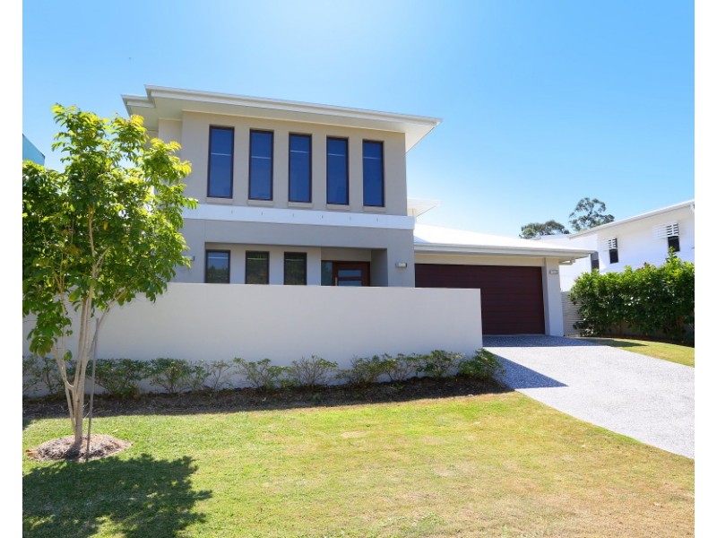 6012 The Boulevarde, Benowa QLD 4217