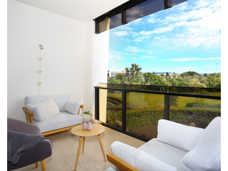 1 Marina Drive, Benowa QLD 4217