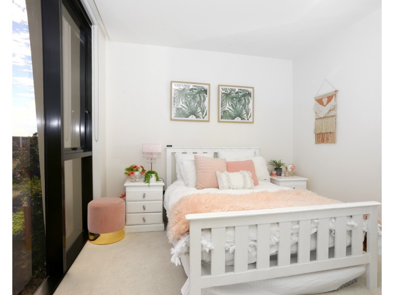 1 Marina Drive, Benowa QLD 4217