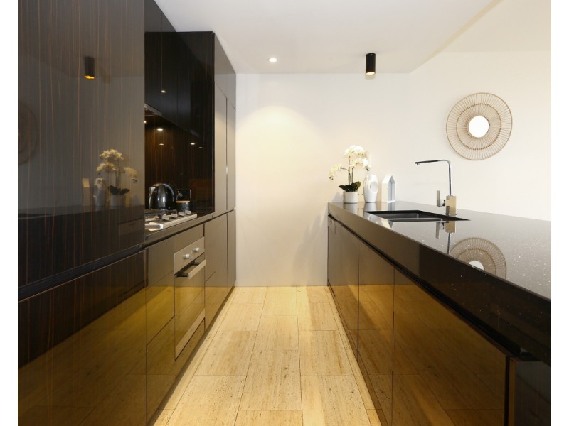 1 Marina Drive, Benowa QLD 4217