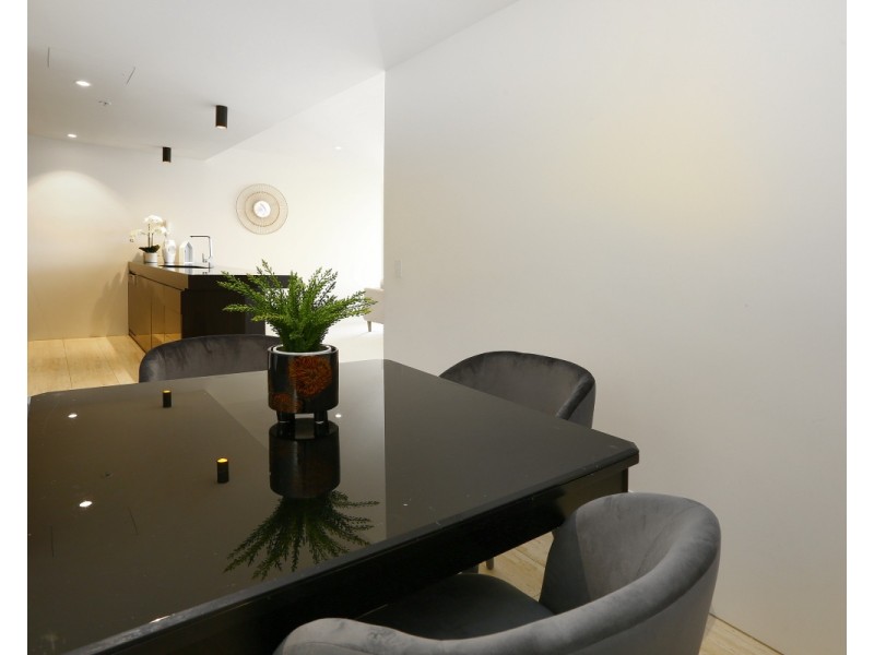 1 Marina Drive, Benowa QLD 4217