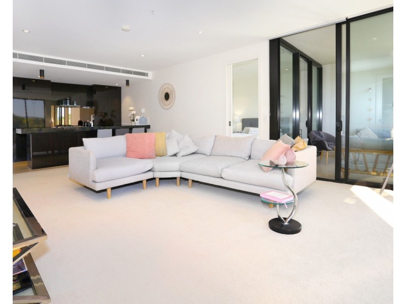 1 Marina Drive, Benowa QLD 4217