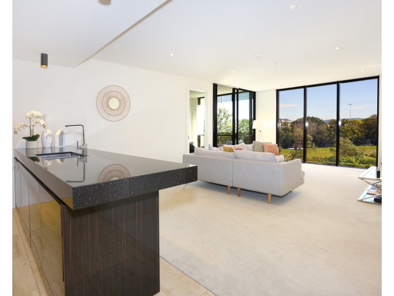 1 Marina Drive, Benowa QLD 4217