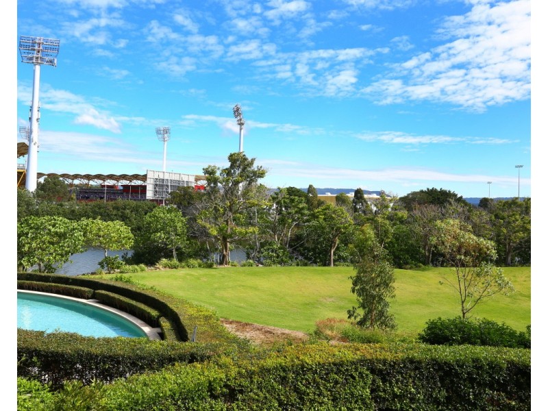 1 Marina Drive, Benowa QLD 4217