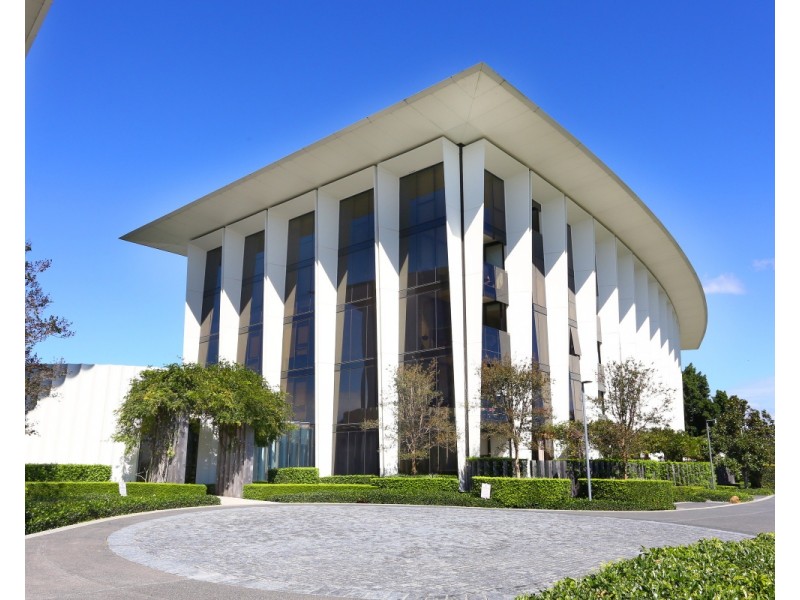 1 Marina Drive, Benowa QLD 4217