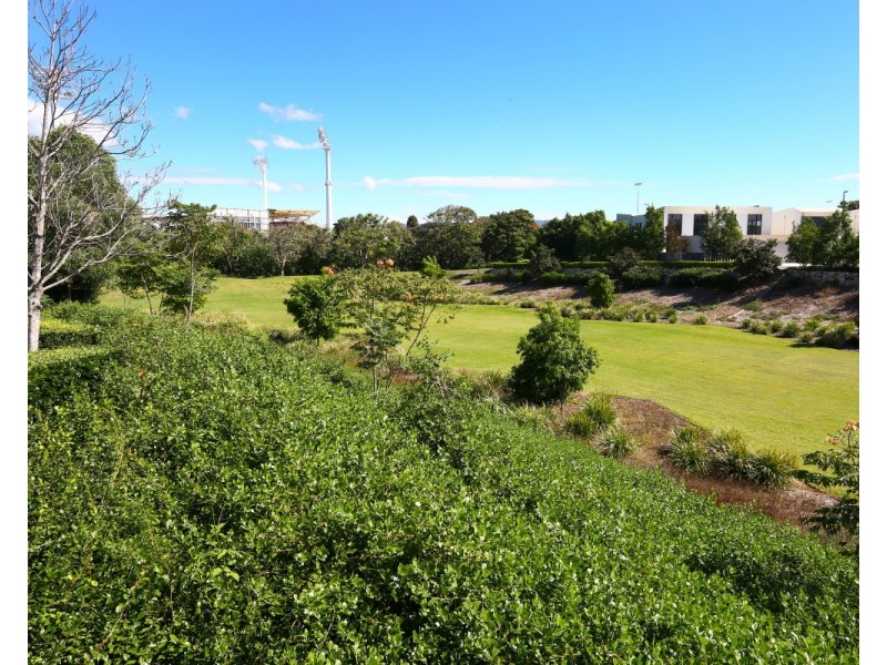 1 Marina Drive, Benowa QLD 4217