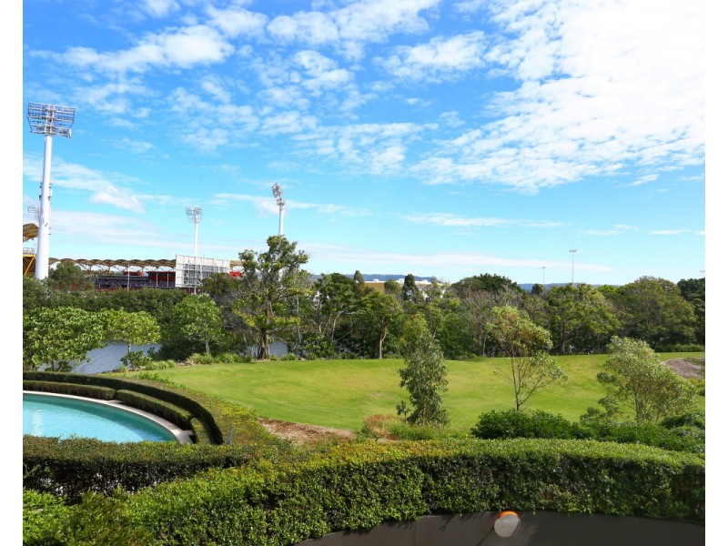 1 Marina Drive, Benowa QLD 4217